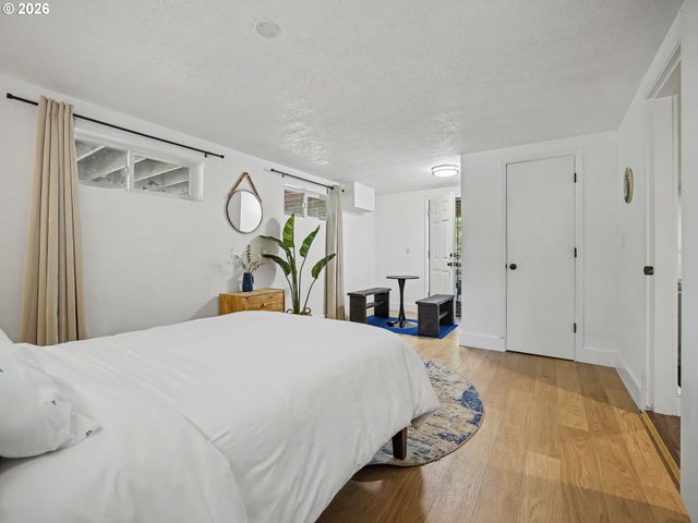 907 Sw HALSEY St, Troutdale, OR 97060