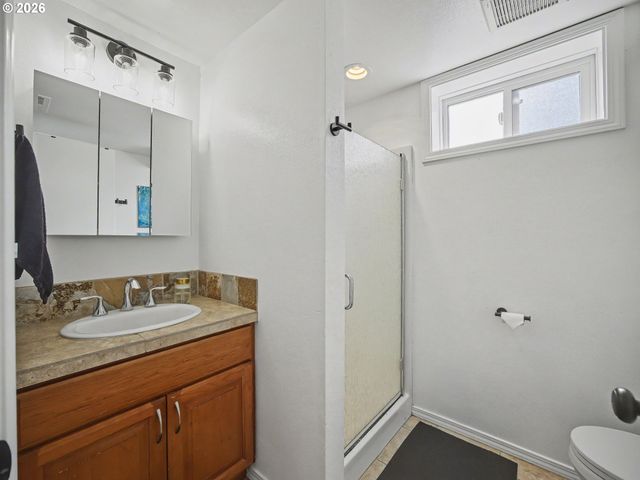 907 Sw HALSEY St, Troutdale, OR 97060