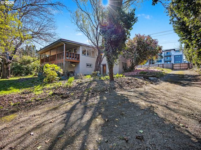 907 Sw HALSEY St, Troutdale, OR 97060