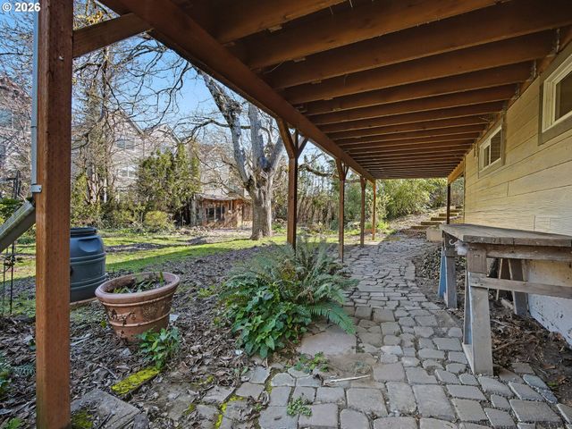 907 Sw HALSEY St, Troutdale, OR 97060