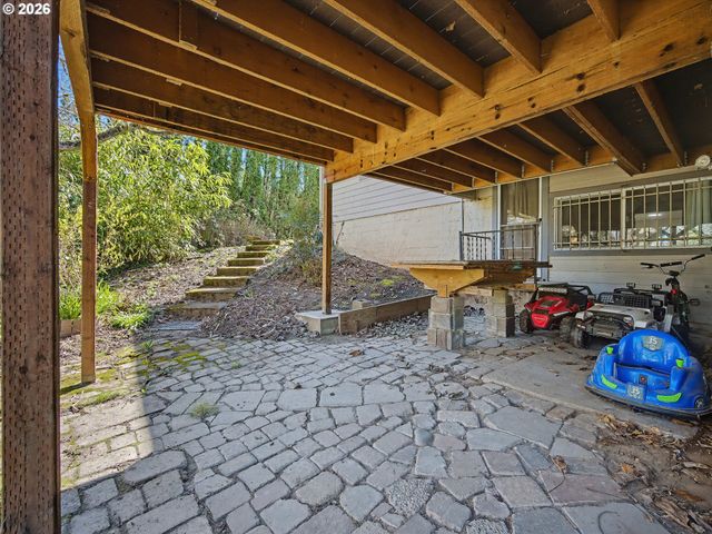 907 Sw HALSEY St, Troutdale, OR 97060