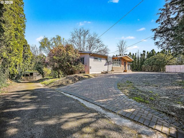 907 Sw HALSEY St, Troutdale, OR 97060