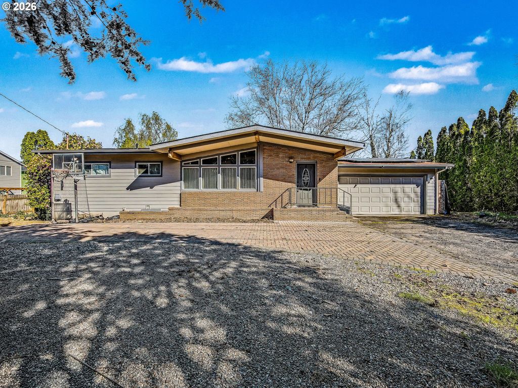 907 Sw HALSEY St, Troutdale, OR 97060