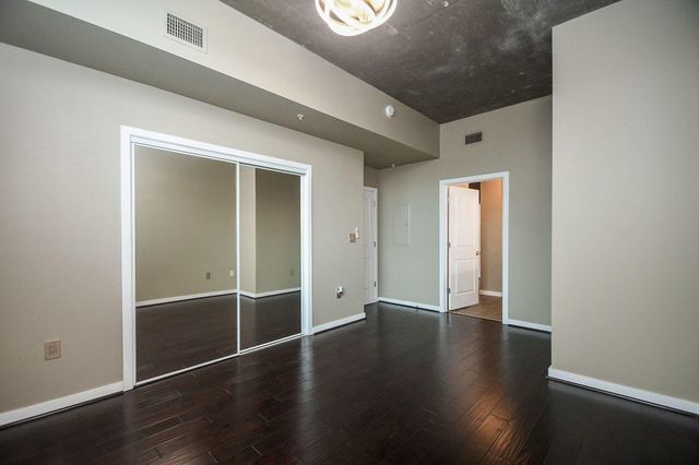 5925 Almeda Road 10704, Houston, TX 77004