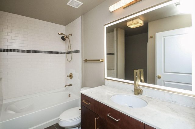 5925 Almeda Road 10704, Houston, TX 77004