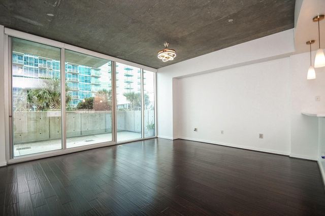 5925 Almeda Road 10704, Houston, TX 77004