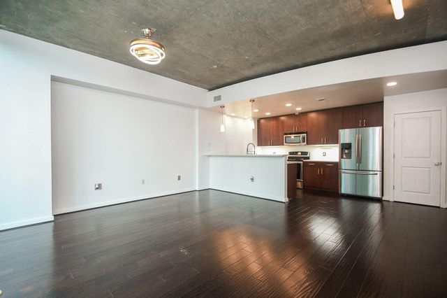 5925 Almeda Road 10704, Houston, TX 77004