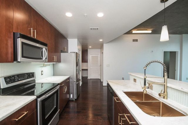 5925 Almeda Road 10704, Houston, TX 77004