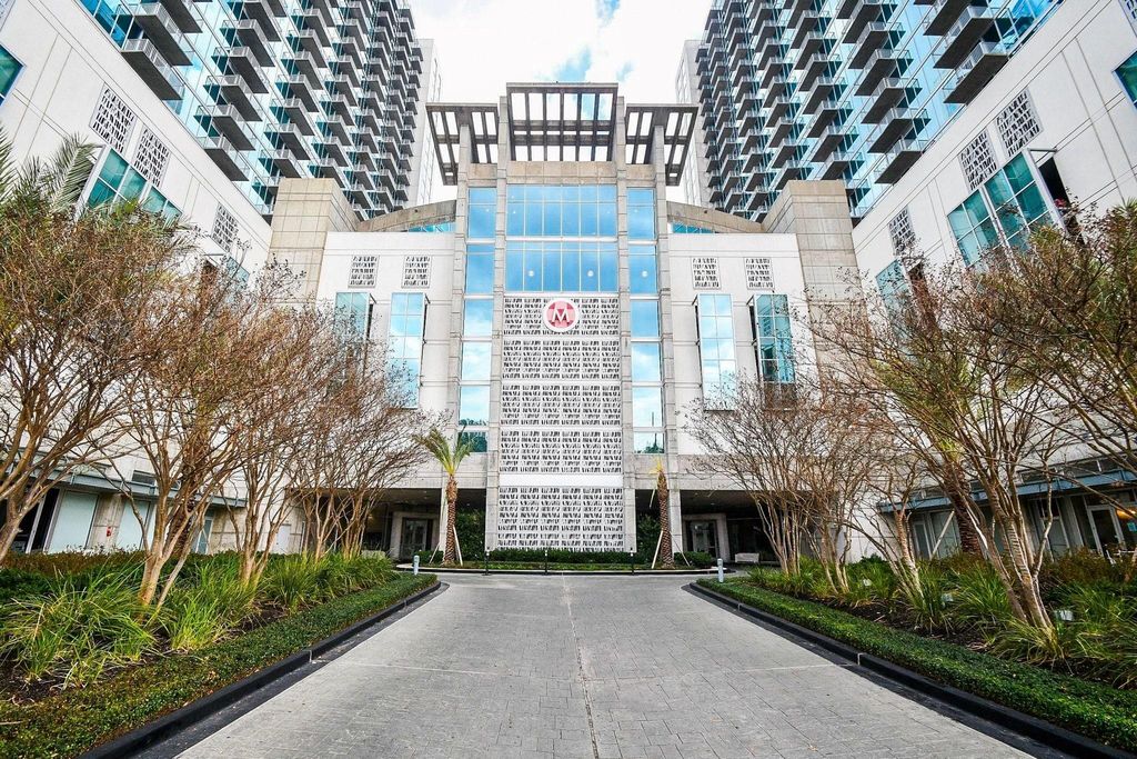 5925 Almeda Road 10704, Houston, TX 77004