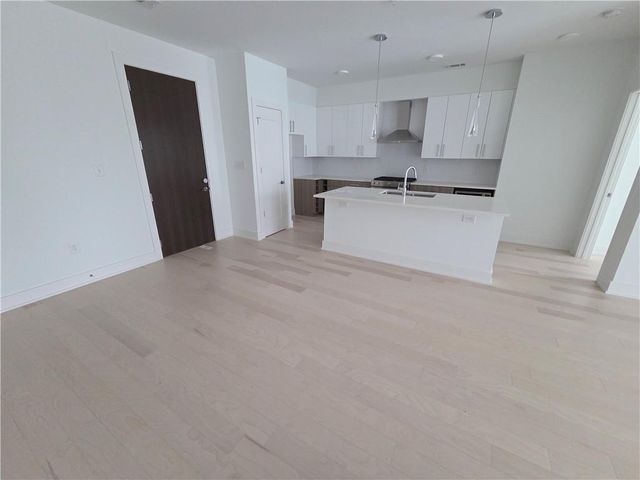 775 Juniper Street NE 304, Atlanta, GA 30308