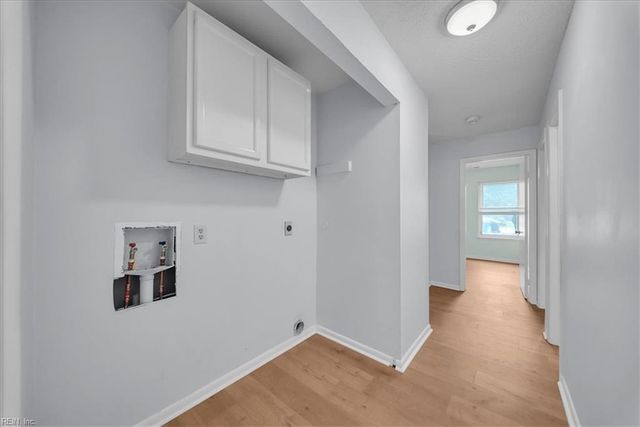 2644 Saint Regis LN, Virginia Beach, VA 23453