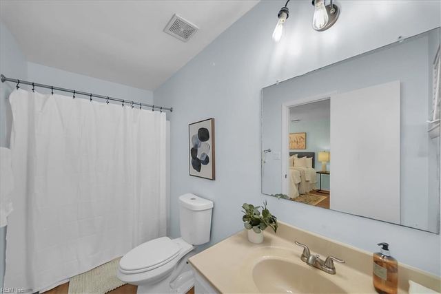 2644 Saint Regis LN, Virginia Beach, VA 23453