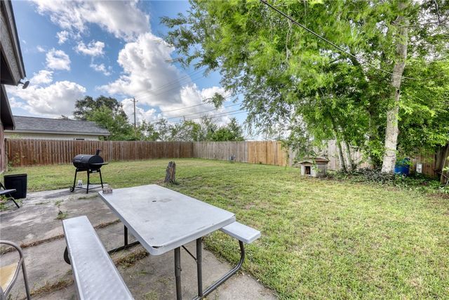 3317 Cresthill Dr, Corpus Christi, TX 78415