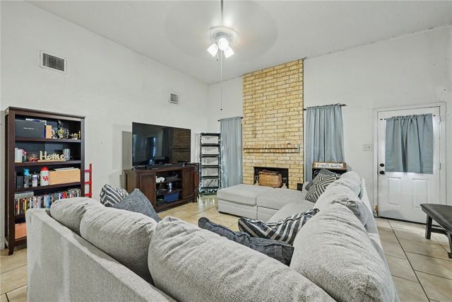 3317 Cresthill Dr, Corpus Christi, TX 78415