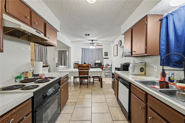 3317 Cresthill Dr, Corpus Christi, TX 78415