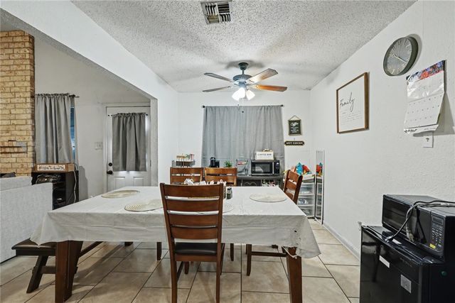 3317 Cresthill Dr, Corpus Christi, TX 78415