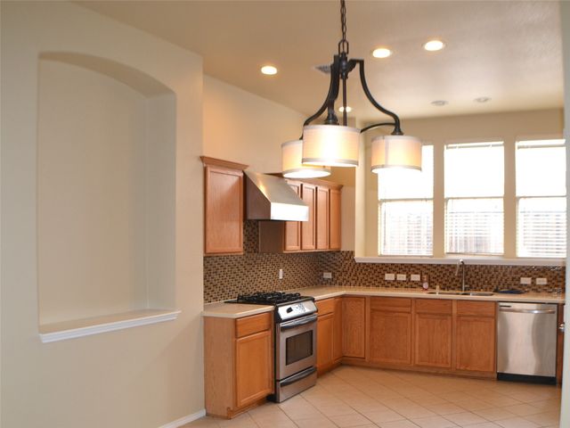 1013 Clear Creek Drive, Mesquite, TX 75181
