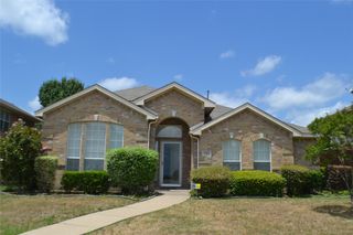 1013 Clear Creek Drive, Mesquite, TX 75181