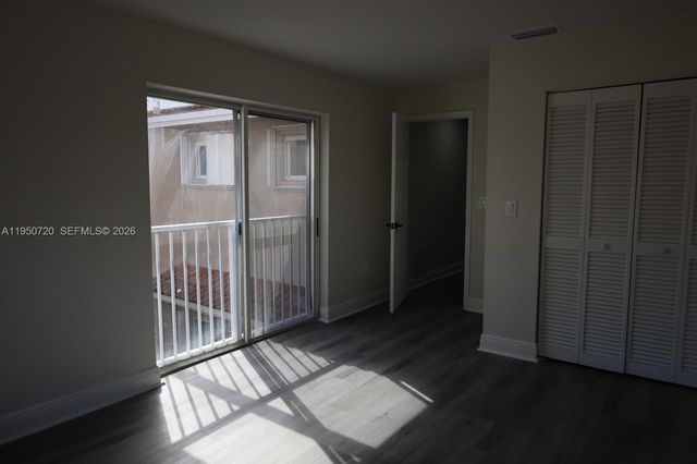 5240 NW 102nd Ct 5240, Doral, FL 33178