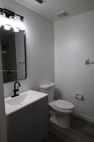 5240 NW 102nd Ct 5240, Doral, FL 33178