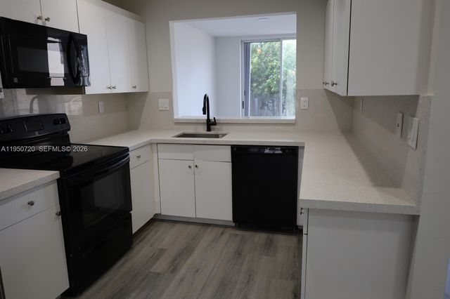 5240 NW 102nd Ct 5240, Doral, FL 33178