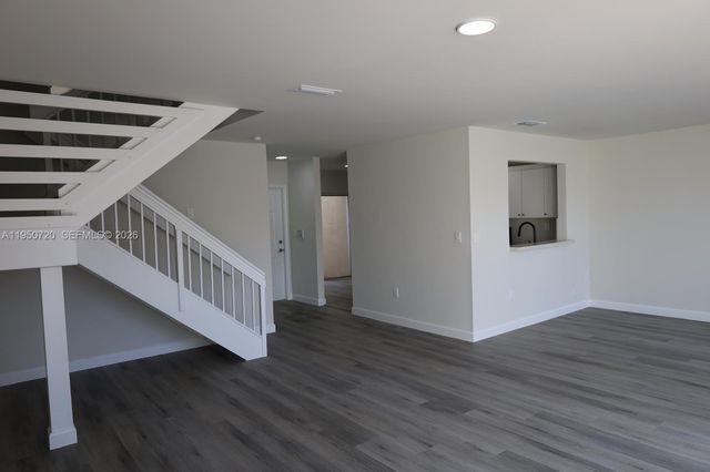 5240 NW 102nd Ct 5240, Doral, FL 33178