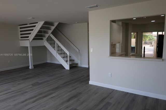 5240 NW 102nd Ct 5240, Doral, FL 33178