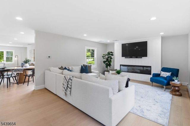 46 Circle Rd, Florham Park Boro, NJ 07932