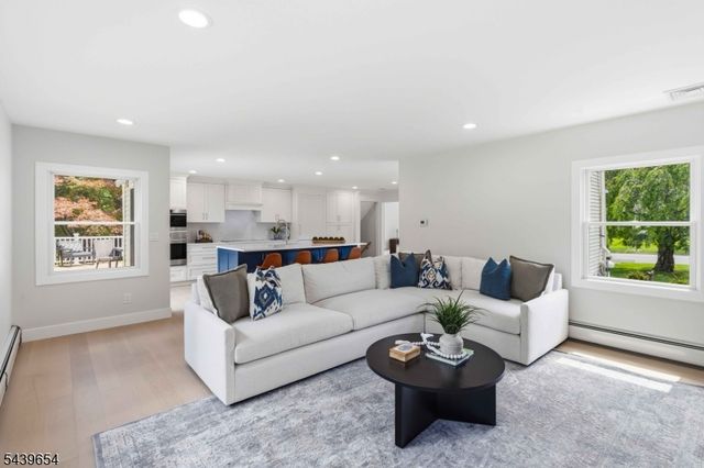 46 Circle Rd, Florham Park Boro, NJ 07932