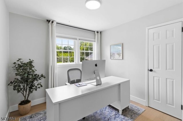 46 Circle Rd, Florham Park Boro, NJ 07932