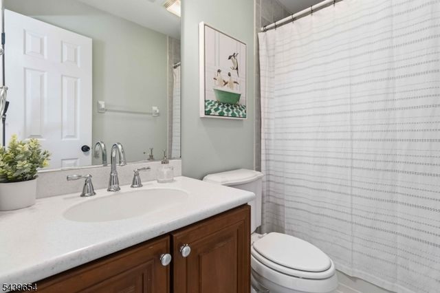 46 Circle Rd, Florham Park Boro, NJ 07932