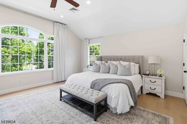 46 Circle Rd, Florham Park Boro, NJ 07932