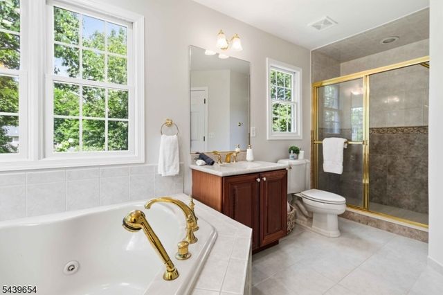 46 Circle Rd, Florham Park Boro, NJ 07932