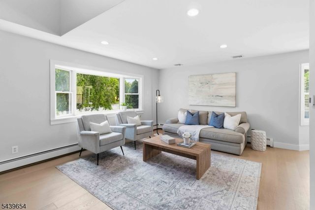 46 Circle Rd, Florham Park Boro, NJ 07932