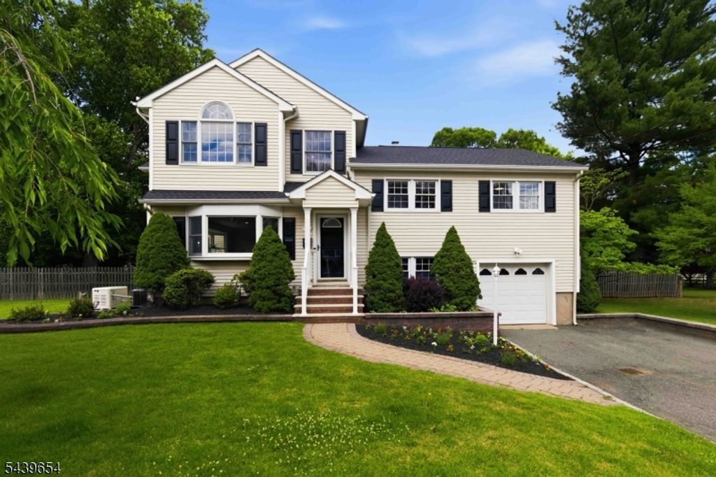 46 Circle Rd, Florham Park Boro, NJ 07932