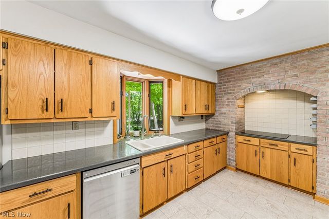 865 Old Spring Road, Copley, OH 44321