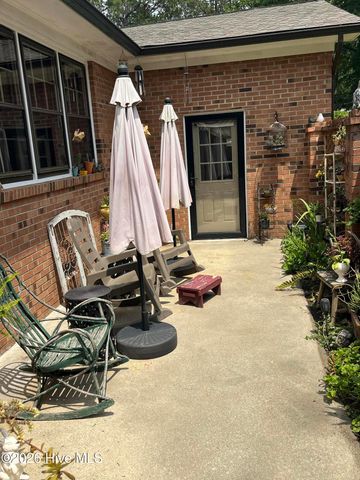 1209 W Highland Avenue, Kinston, NC 28501