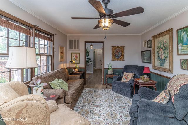 1209 W Highland Avenue, Kinston, NC 28501