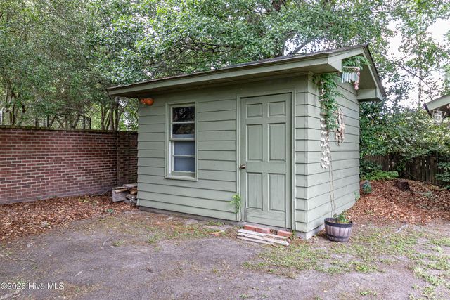 1209 W Highland Avenue, Kinston, NC 28501