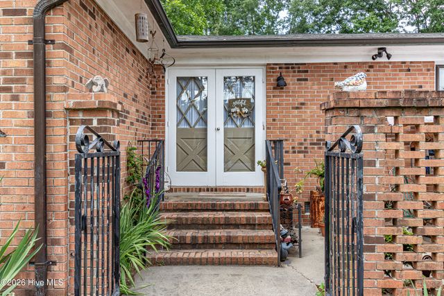 1209 W Highland Avenue, Kinston, NC 28501