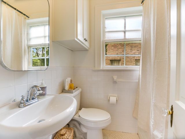 501 Carolyn Ave, Austin, TX 78705