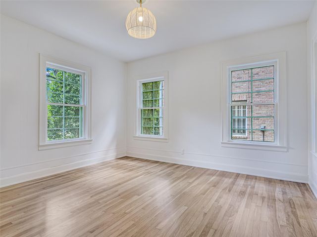 501 Carolyn Ave, Austin, TX 78705