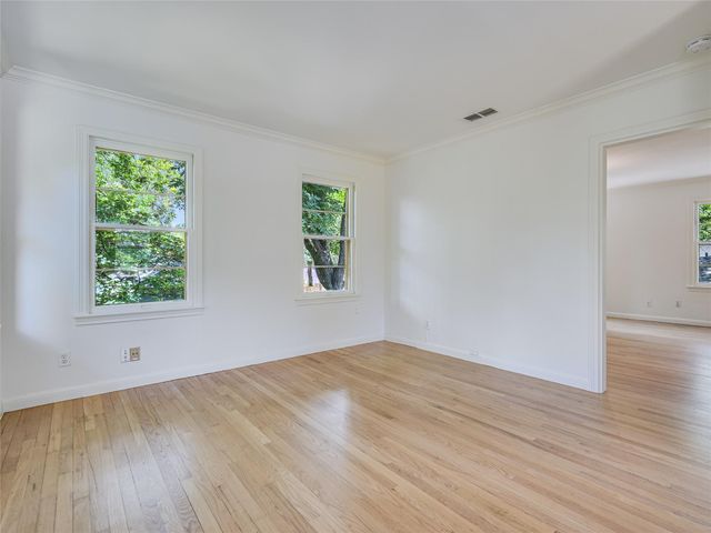 501 Carolyn Ave, Austin, TX 78705