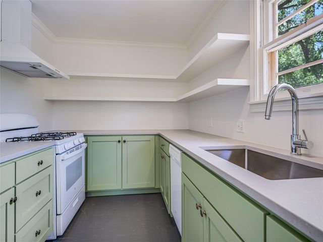 501 Carolyn Ave, Austin, TX 78705