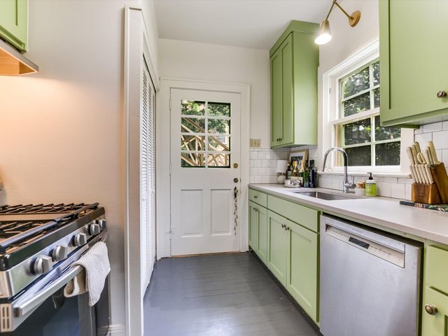 501 Carolyn Ave, Austin, TX 78705
