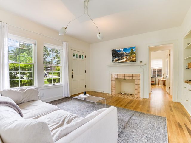 501 Carolyn Ave, Austin, TX 78705
