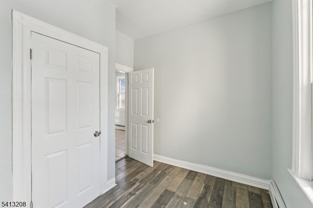 194 Smith St, Newark City, NJ 07106