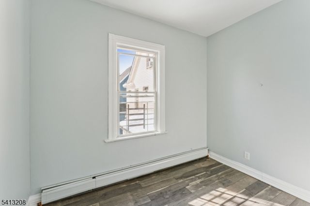 194 Smith St, Newark City, NJ 07106