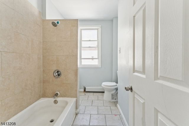 194 Smith St, Newark City, NJ 07106