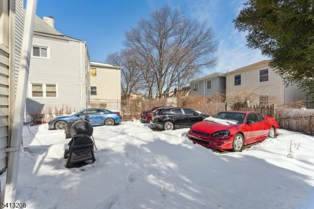 194 Smith St, Newark City, NJ 07106